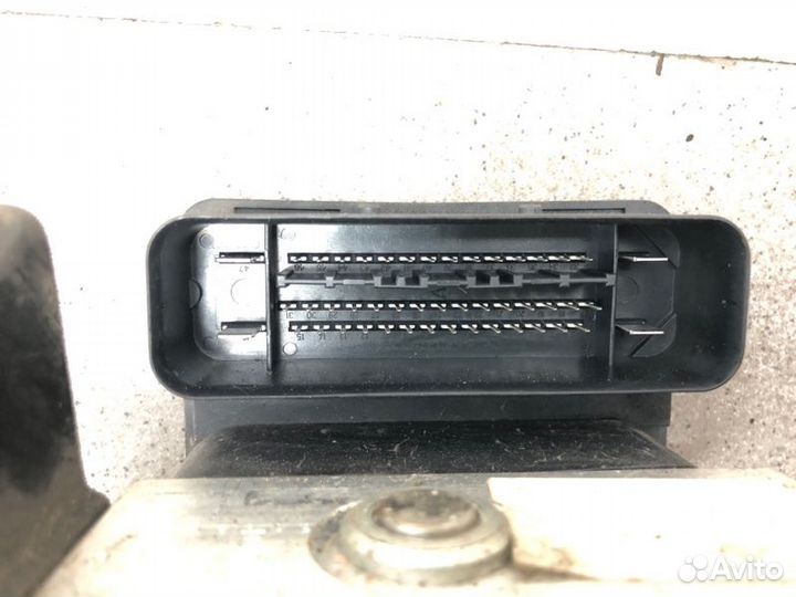 Блок ABS Ford Focus хэтчбек 5 дв. 1.6 2010