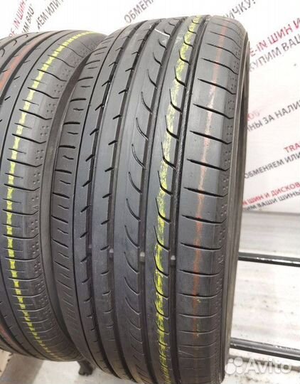 Yokohama BluEarth RV-02 215/60 R17 96H