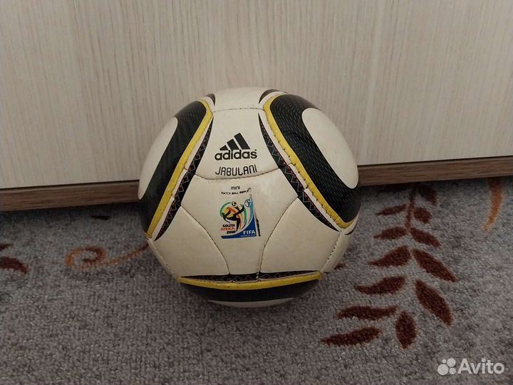 Футбольный мяч adidas jabulani 2010г
