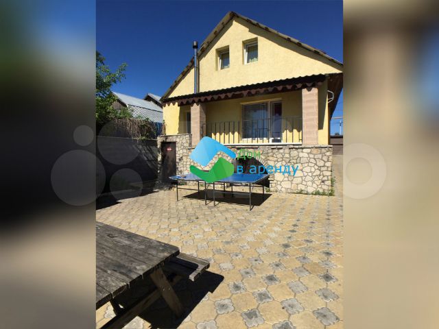 Коттедж 250 м² на участке 6 сот.