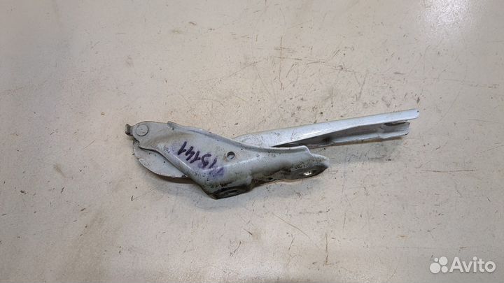 Петля капота правая Skoda Rapid