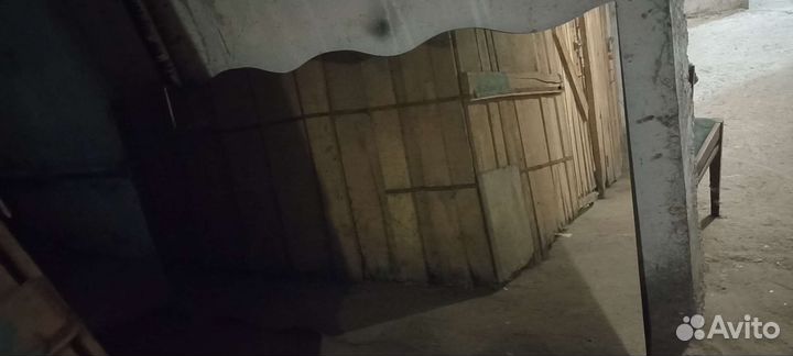 Огромное зеркало