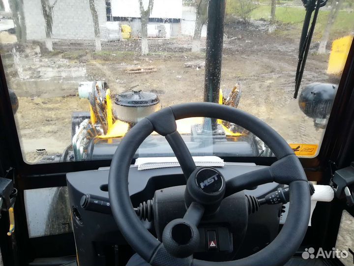 Машинист экскаватора Case, New Holland, JSB