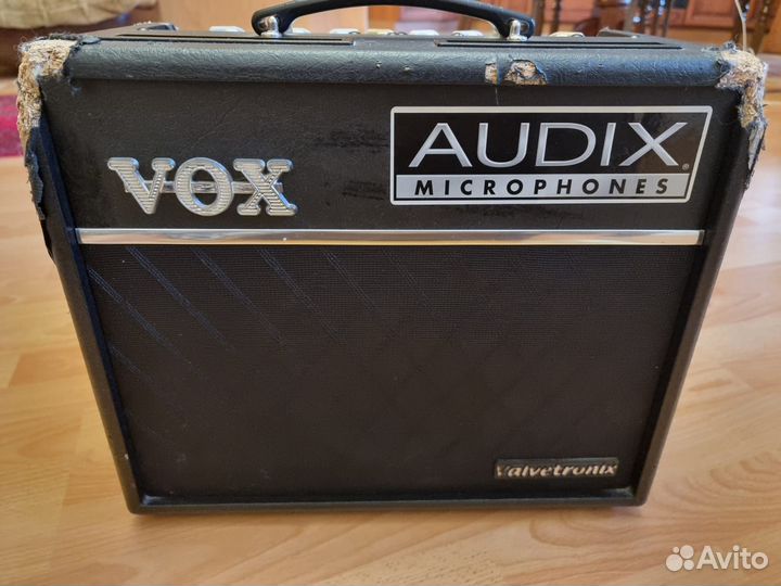 Комбоусилитель VOX VT20+ Лампа