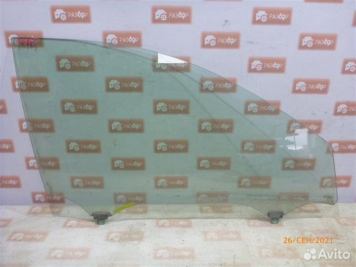 Стекло двери переднее правое Toyota Camry ACV40