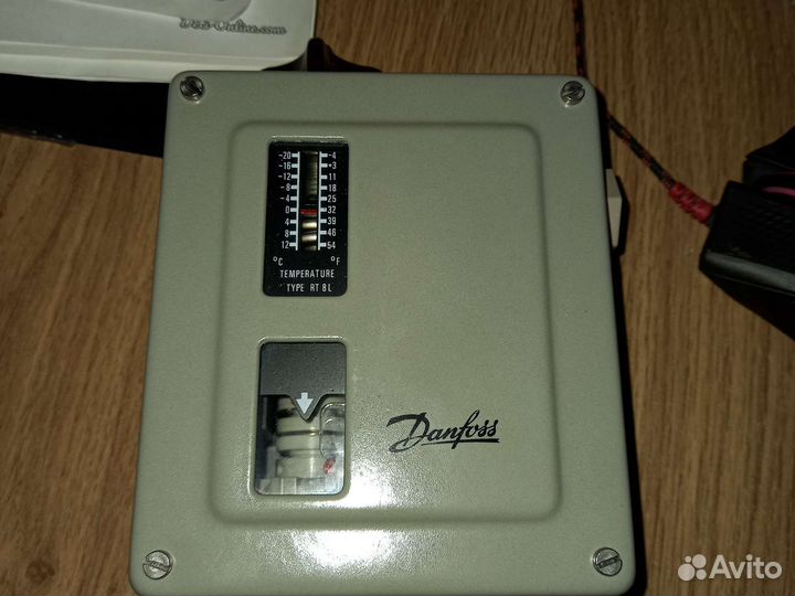 Термостат Danfoss RT 8L