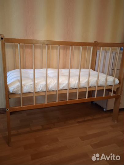 Детская кроватка