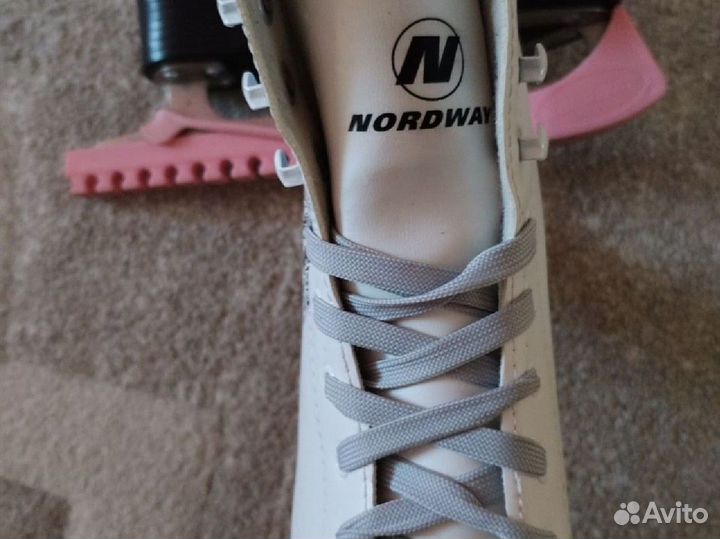 Коньки фигурные женские