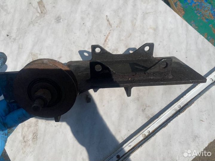 Кронштейн компрессора рефрижератора на д245