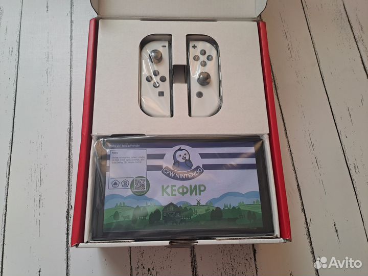 Nintendo switch oled новая (чип + 256гб)