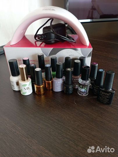 Лампа и гель-лак для ногтей