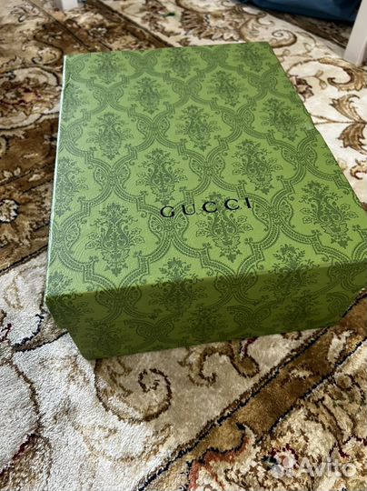 Коробка gucci с документами и подарочной бумагой