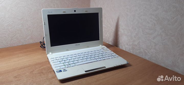 Нетбук asus Eee pc101ch в рабочем состоянии+мышка