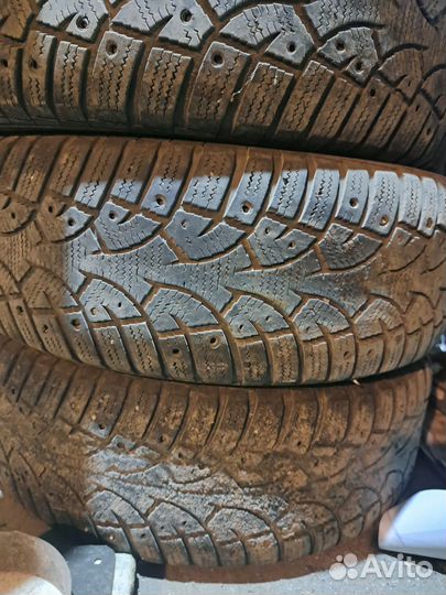 Continental Conti4x4IceContact 215/65 R16