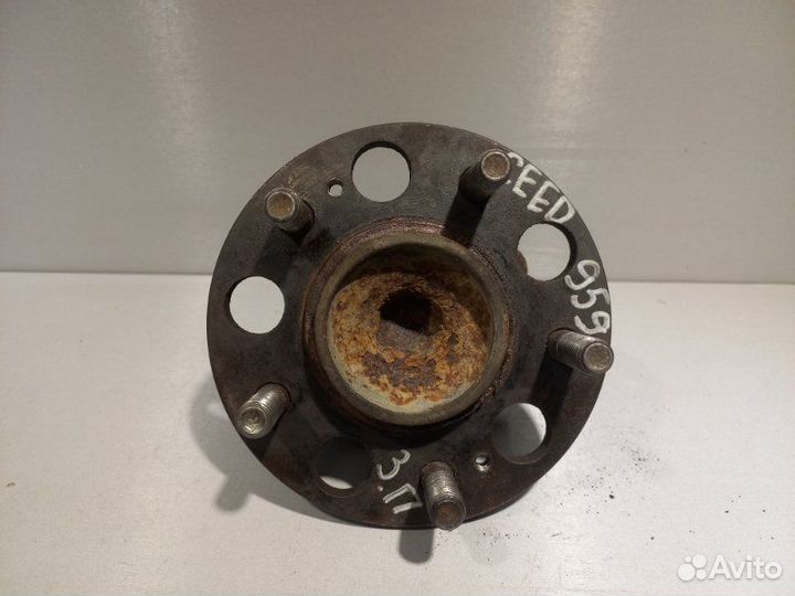 Ступица задняя правая Kia Ceed универсал G4FC 2011