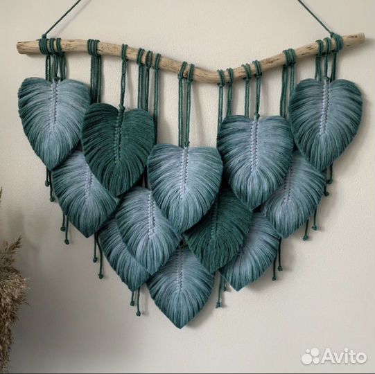 Панно из листьев