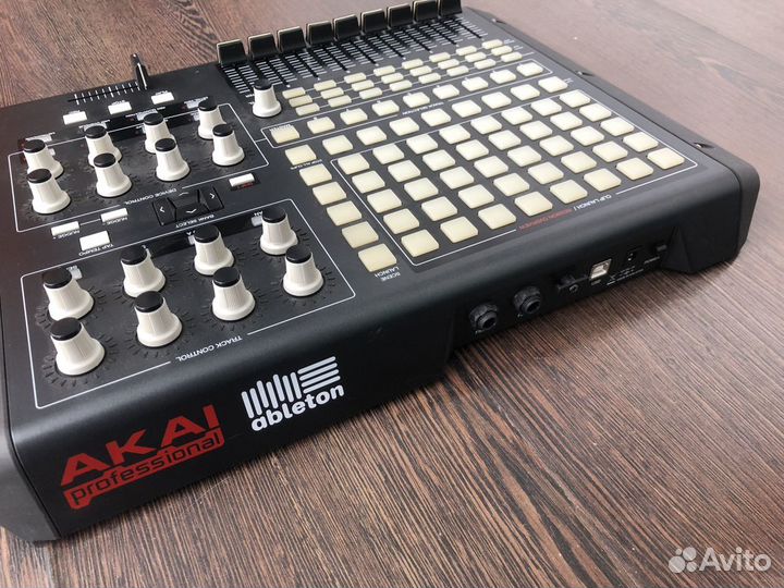 Midi-контроллер Akai APC40