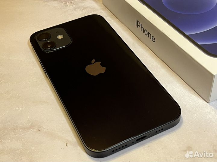 iPhone 12, 64 ГБ