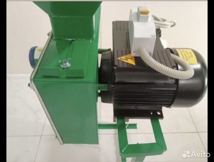 Зерно дробилка