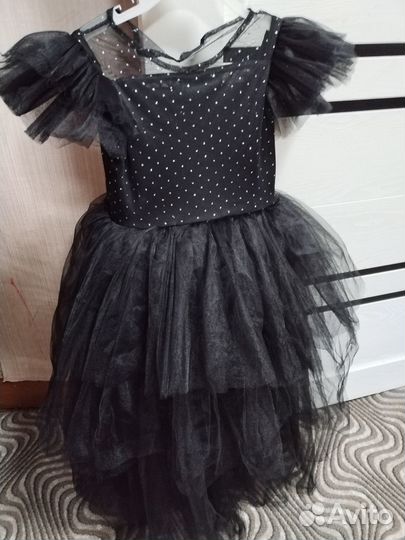 Платье вэнсдей