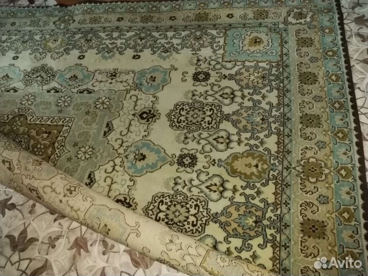 Ковер шерстяной