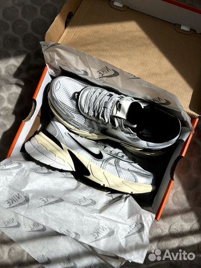 Кроссовки женские Nike v2k run metallic silver