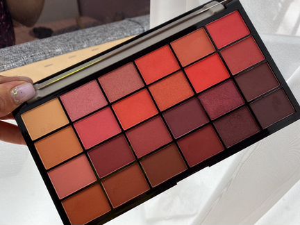 Новая палетка теней revolution