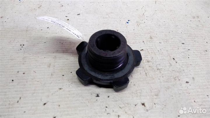 Крышка маслозаливной горловины Nissan Maxima A32