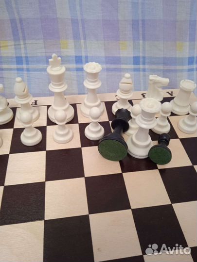 Шахматы деревянные в 2х комплектах