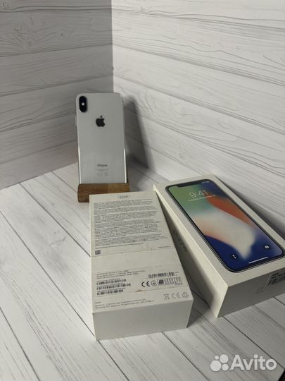 iPhone X, 64 ГБ
