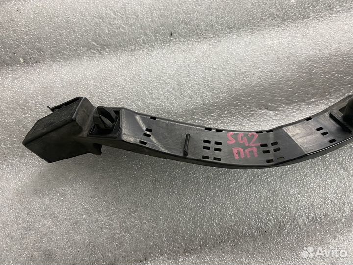 Кронштейн перед бампер право Subaru Forester SG