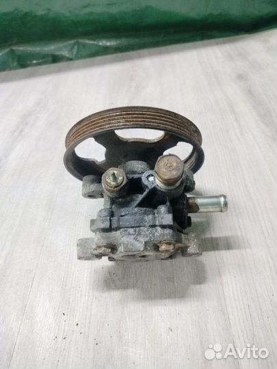 Насос гидроусилителя руля Mitsubishi Lancer 9 1.6