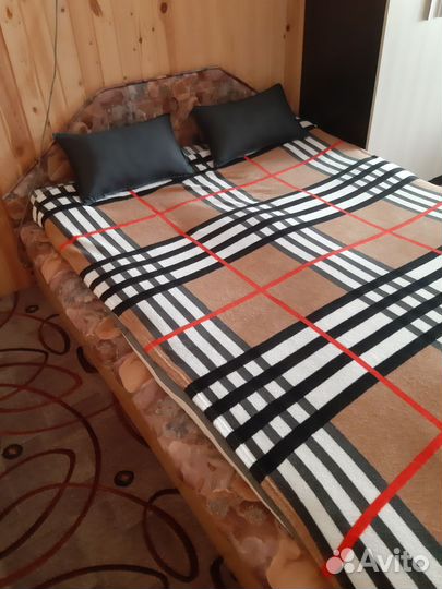 Кровать двухспальная с матрасом бу 160 200