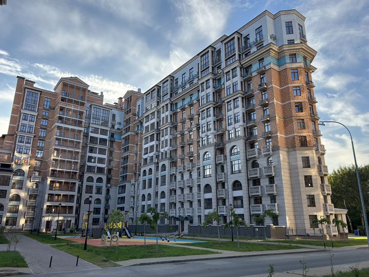 2-к. квартира, 53 м², 4/12 эт.