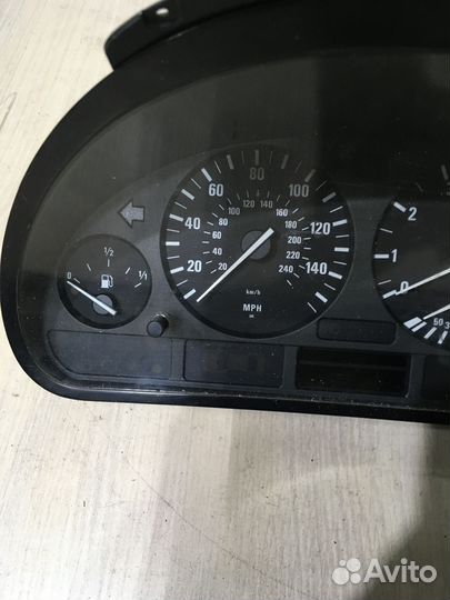 Панель приборов BMW 5 E39 2.2 Мили 62118381196