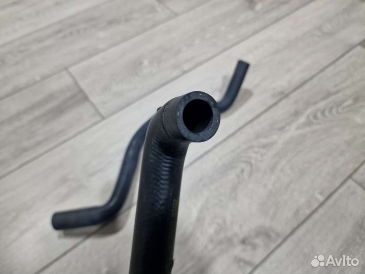 Патрубок радиатора печки спускником Audi 80 B4/B3