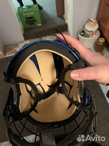 Хоккейный шлем