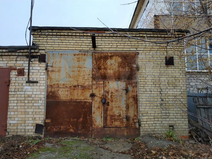 Гараж, > 30 м²