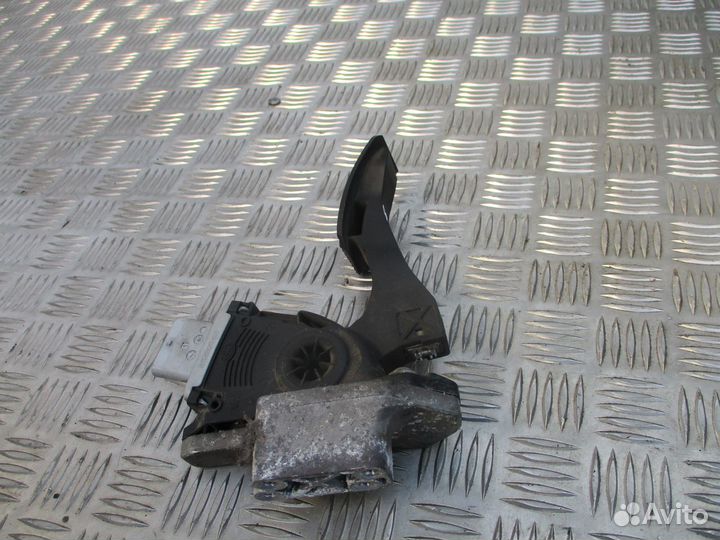 Педаль газа электронная MAN 81259706103