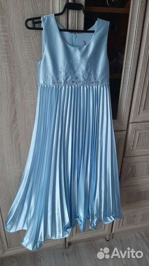 Платье праздничное