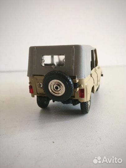 Модель автомобиля СССР UAZ 469 1:43
