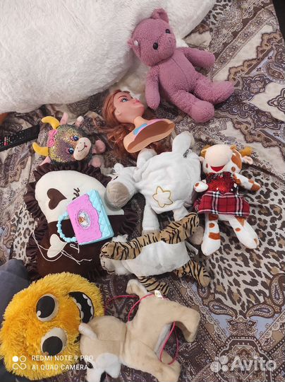 Две пакета игрушек