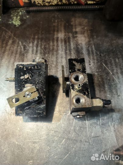 Клапан тормозной фронтального погрузчика