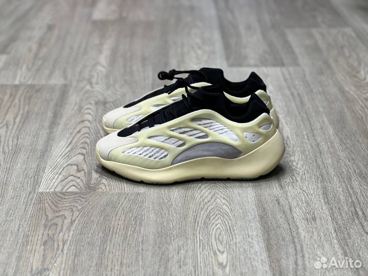 Кроссовки Adidas Yeezy 700 v3 Azael (36-45)