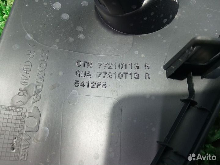 Накладка торпедо боковая правая Honda CR-V