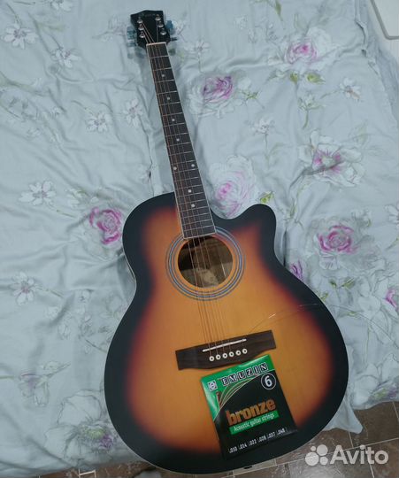 Акустическая гитара