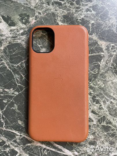 Чехол на iPhone 11 кожаный