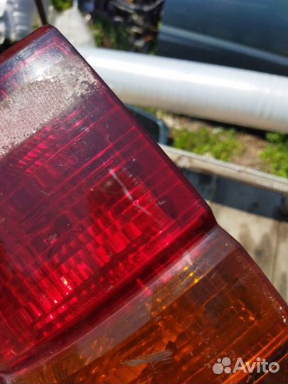 Стоп-сигнал задний левый Nissan Elgrand AVE50