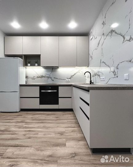 Кухонный гарнитур на заказ от фабрики