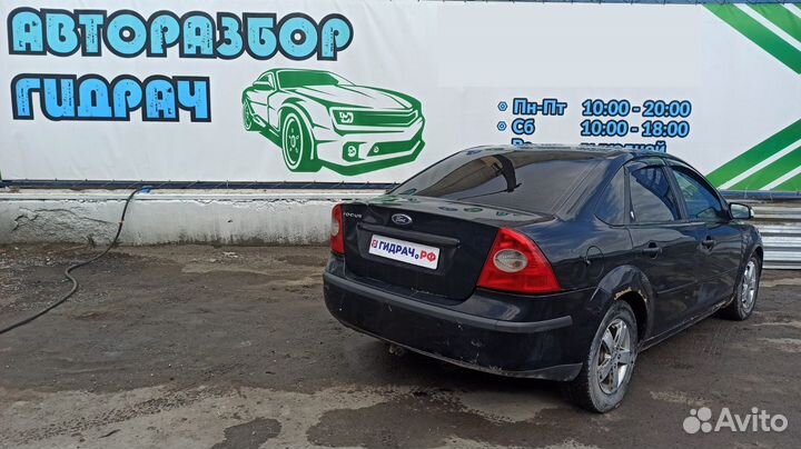 Козырек солнцезащитный правый Ford Focus 2 1708997